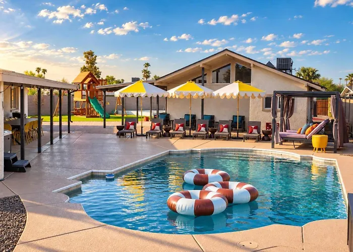 Heatwave Hideaway - Pool - Pickleball - Games