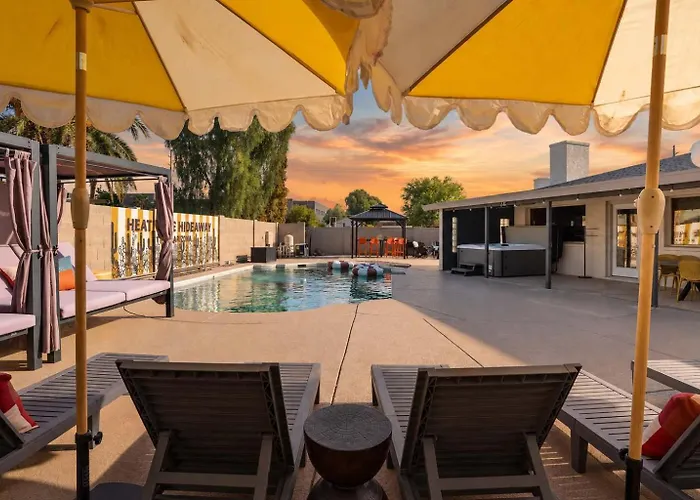 Heatwave Hideaway - Pool - Pickleball - Games Holiday home *