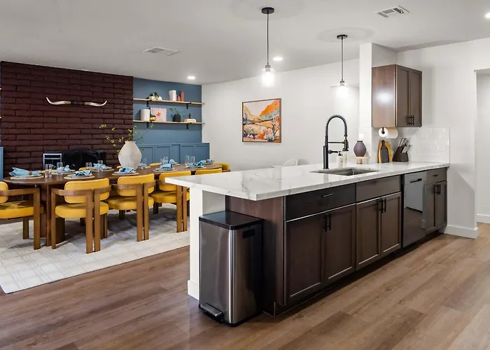 Heatwave Hideaway - Pool - Pickleball - Games Tempe