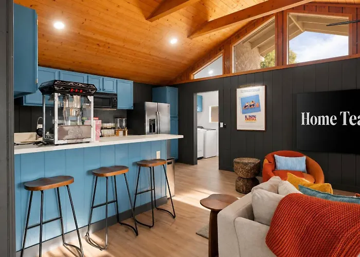 Heatwave Hideaway - Pool - Pickleball - Games Holiday home