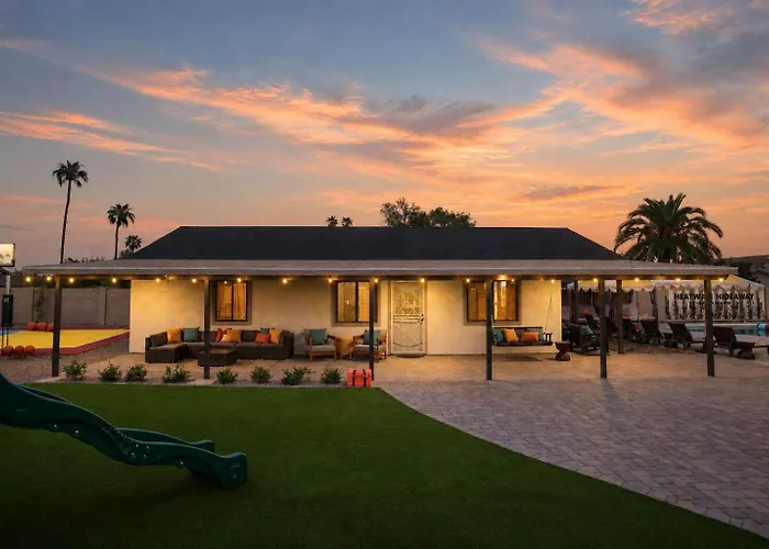 Heatwave Hideaway - Pool - Pickleball - Games Holiday home *